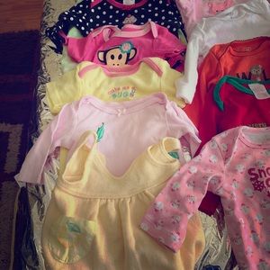 Lot of 17 onesies: 0-6 months- includes all season